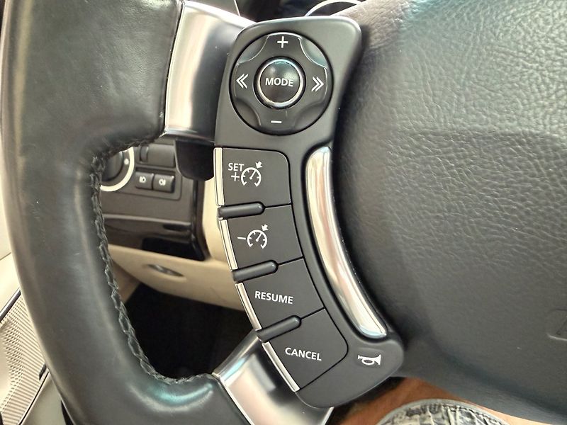 Land Rover Range Rover (2012) 4.4 TDV8 Vogue - fotka 20 z 27
