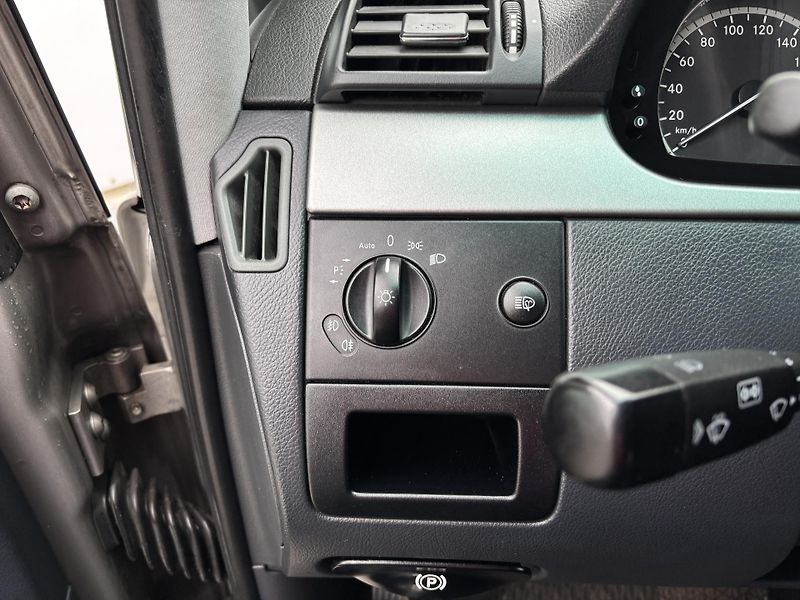 Mercedes-Benz Viano (2011) 3.0CDI V6 165KW Alu kola - fotka 21 z 27