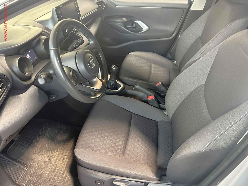 Toyota Yaris (2023) 1.5VVT-i, ČR, LED, AC - fotka 9 z 16