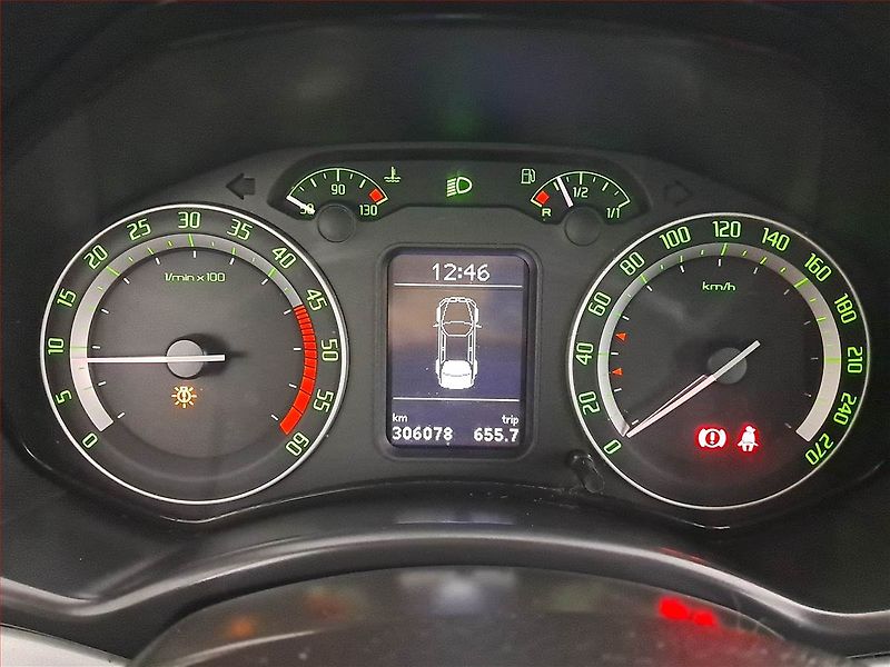 Škoda Octavia (2008) RS 2.0 TDI, nová STK, Tažné - fotka 11 z 15