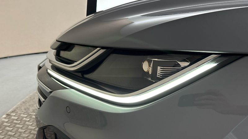Volkswagen Arteon 2.0 TDI DSG R-Line Shooting Br - fotka 18 z 28