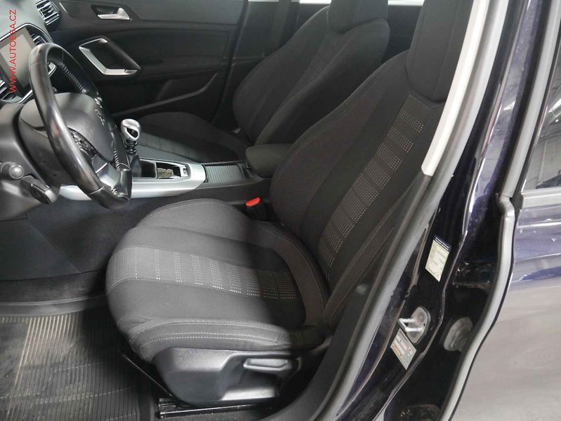 Peugeot 308 (2016) 2.0 HDi, Navigace - fotka 9 z 25