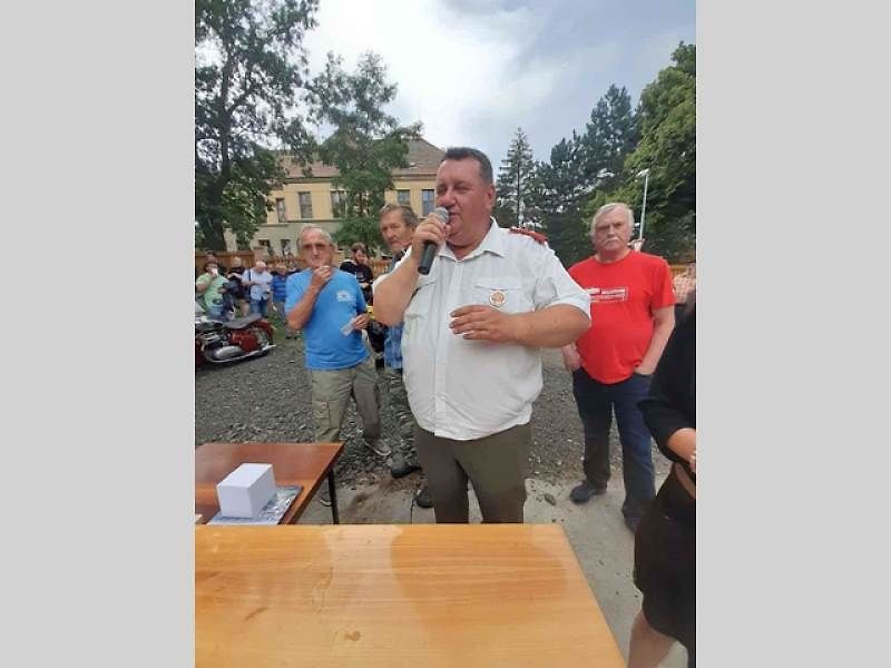 Do Hříškova dorazil na jubilejní veteránský sraz rekordní počet vozidel.