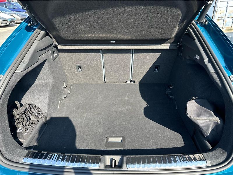 Audi Q3 SB S line TFSI 195 kW quattro - fotka 13 z 23