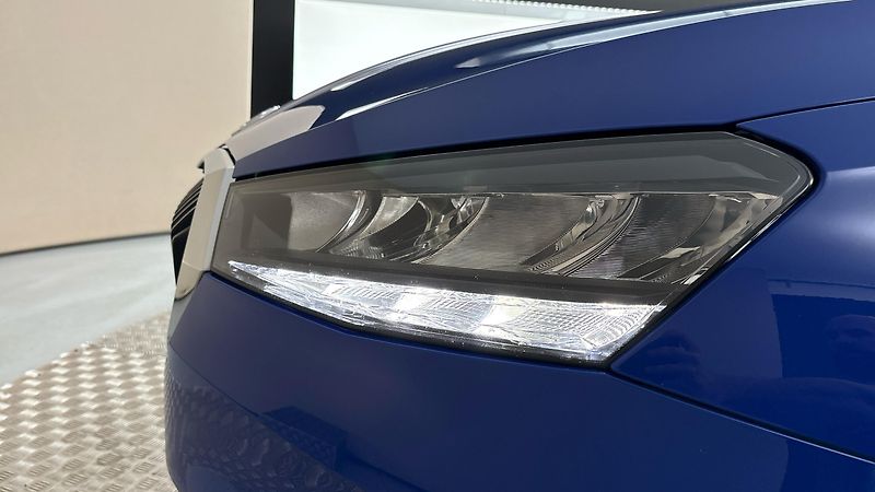 Škoda Fabia 1.0 TSI DSG Ambition - fotka 18 z 23