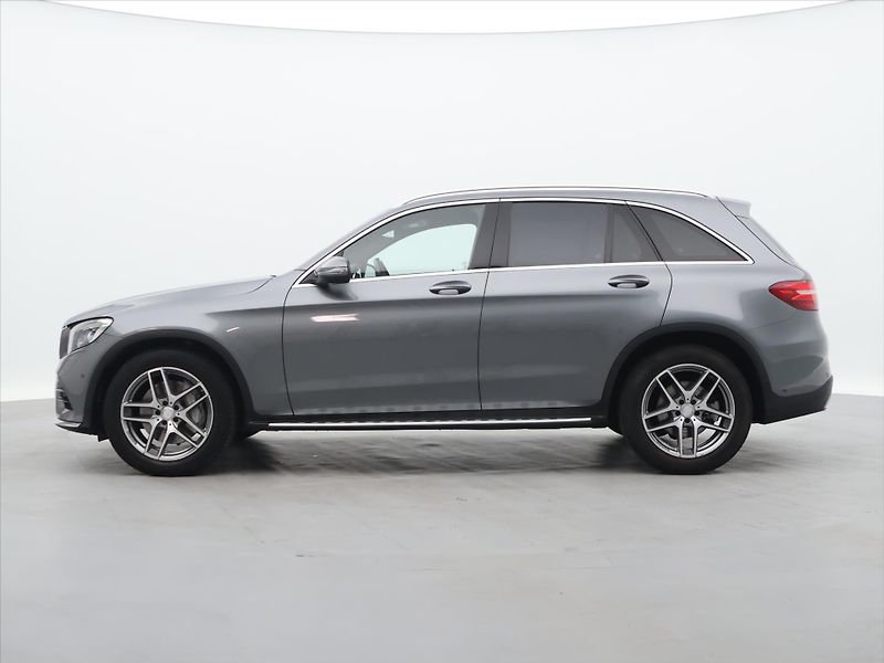 Mercedes-Benz GLC 2,0 250 4MATIC AMG LINE - fotka 4 z 27