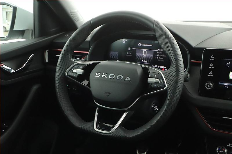 Škoda Scala (2025) 1.0 TSI, Drive - fotka 8 z 14