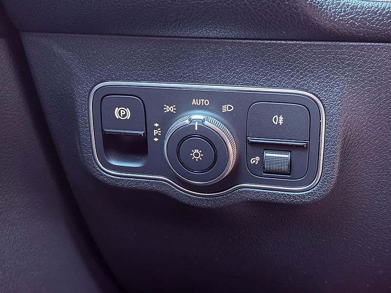 Mercedes-Benz GLB 35 AMG 4Matic 8G, ČR, 1.Maj, S - fotka 29 z 32