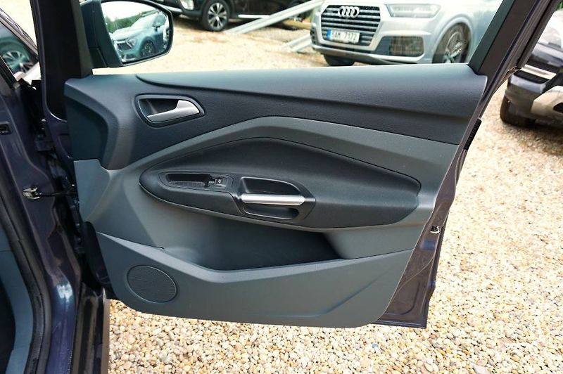 Ford C-MAX (2012) 1,6Ti-VCT 92 kW - fotka 16 z 37