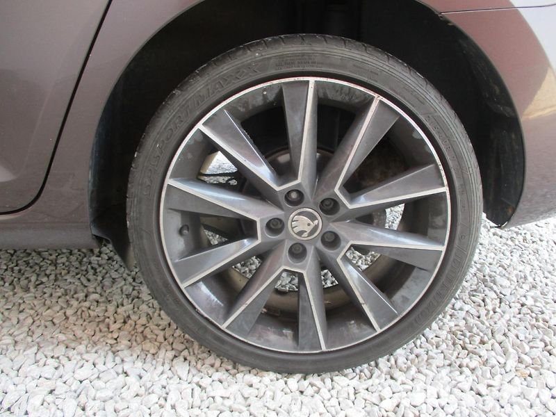 Škoda Rapid 1.6 TDi Edition - fotka 30 z 32