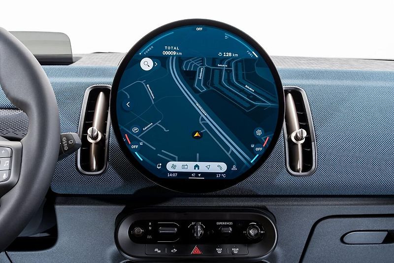 Mini Countryman 2024) - fotka 9 z 13