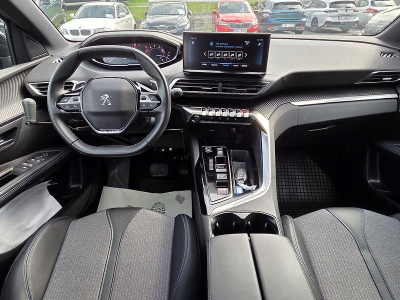 Peugeot 5008 (2024) 1.2 PT 130 ALLURE PACK EAT8 - fotka 15 z 34