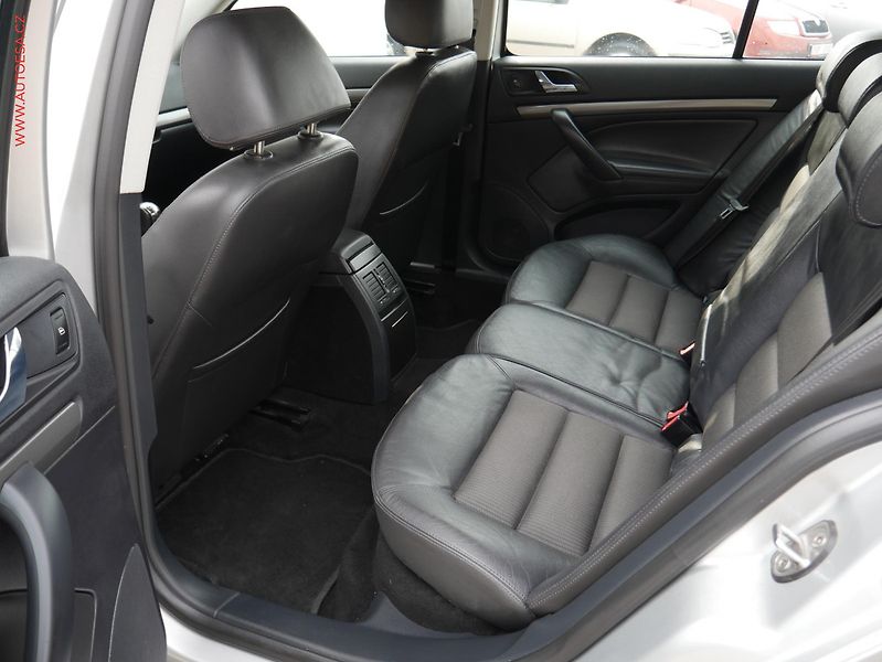 Škoda Octavia (2006) 2.0 FSI, nez.topení - fotka 10 z 20