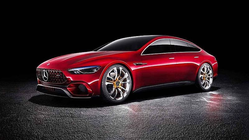Maskovaný prototyp čtyřdveřového Mercedesu-AMG GT.