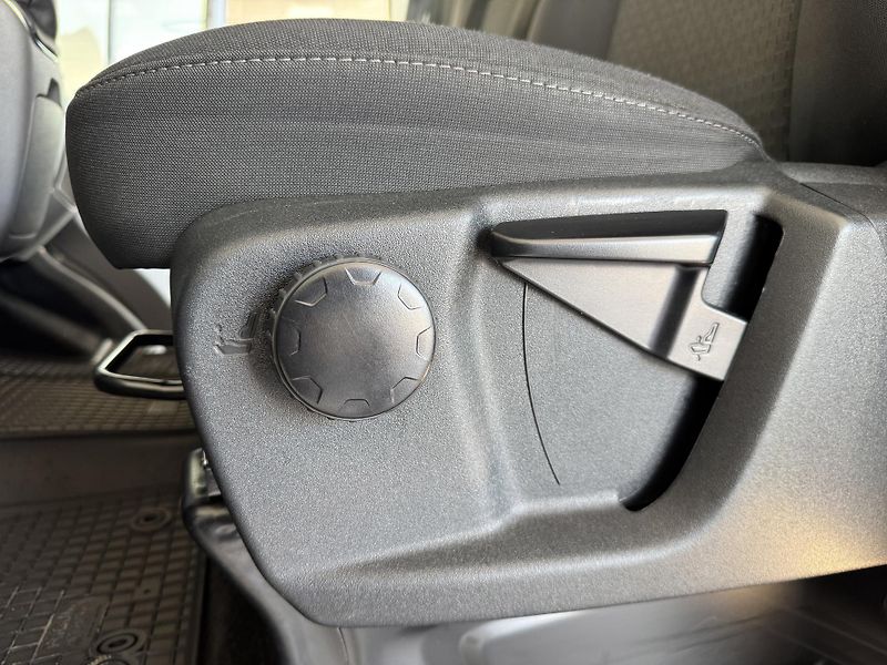Ford Tourneo Custom 2,0TDCi L2*Kamera*REZERVACE! - fotka 32 z 37