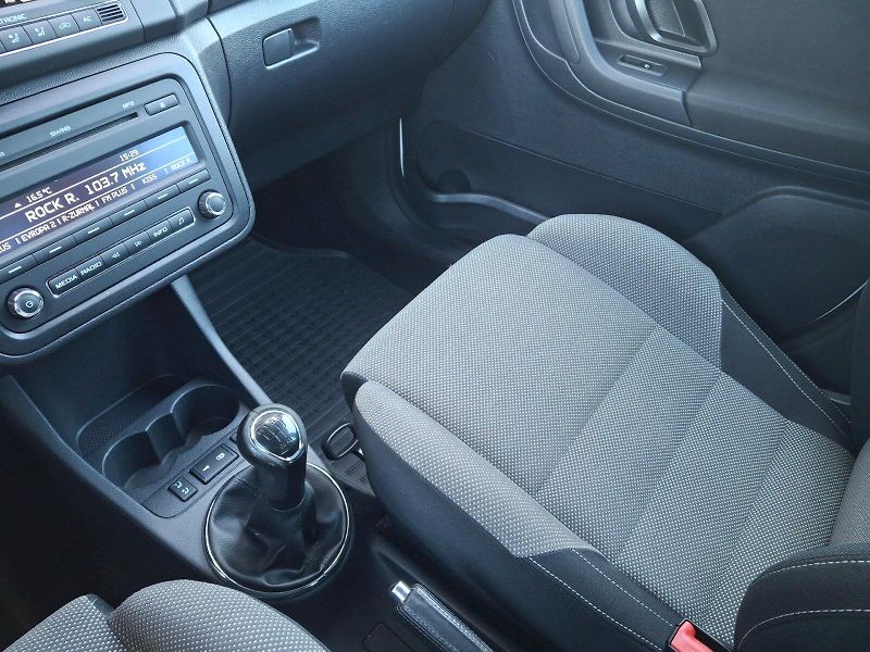 Škoda Fabia (2011) Sport 1,2TSi 63kW - fotka 22 z 28