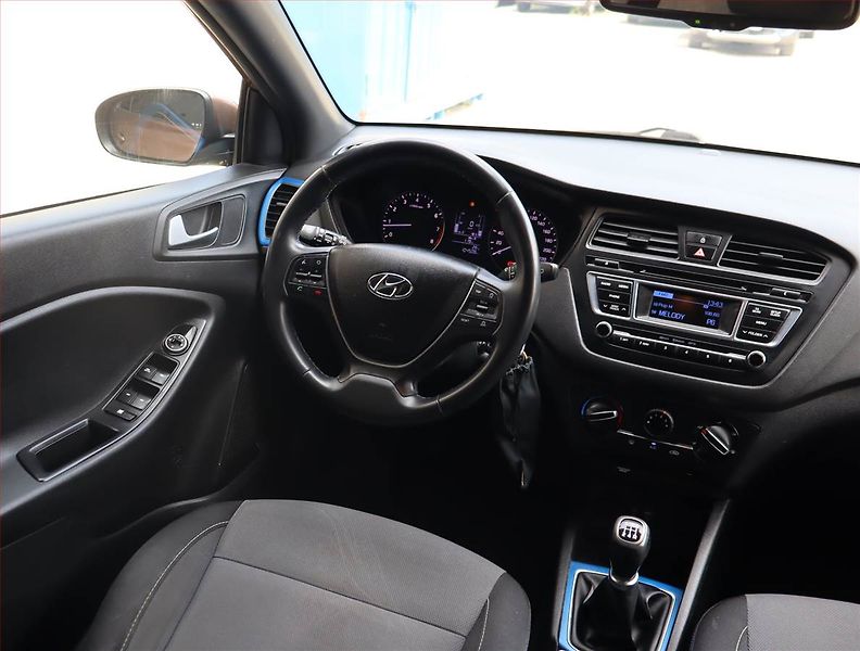 Hyundai i20 (2016) 1.2, Serv.kniha, Tempomat - fotka 7 z 18