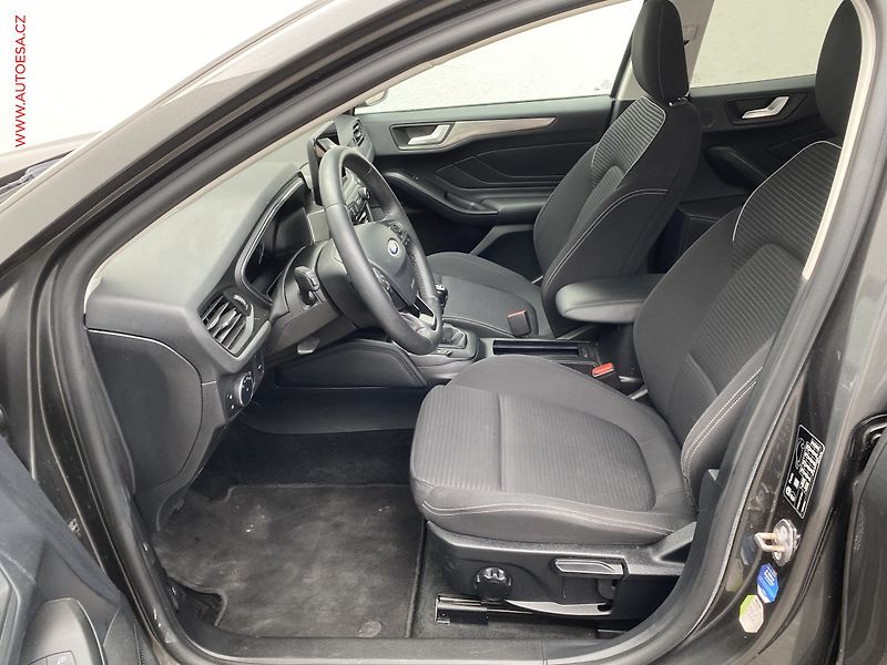 Ford Focus (2018) 1.0EB, Titanium, TZ - fotka 9 z 18
