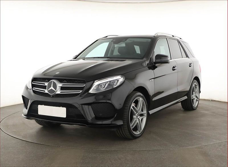 Mercedes-Benz GLE (2015) AMG line 400 - fotka 2 z 20