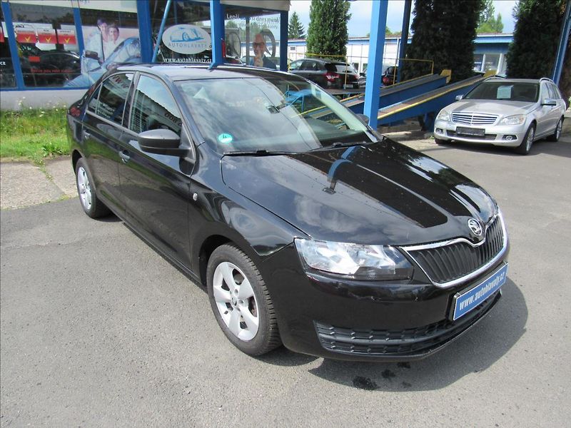 Škoda Rapid 1,2 MPi Active - fotka 3 z 27
