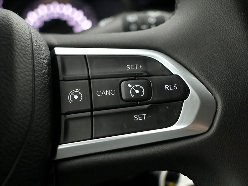 Jeep Compass 1,3 MultiAir 96kW Night Eagle - fotka 23 z 40