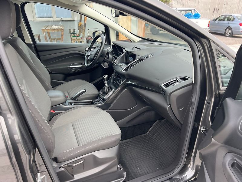 Ford C-MAX 1,5 i - fotka 9 z 16