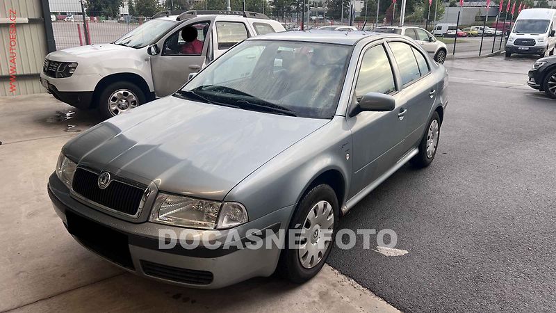 Škoda Octavia (2004) 1.6 MPi, 2.maj,ČR, servis - fotka 1 z 4