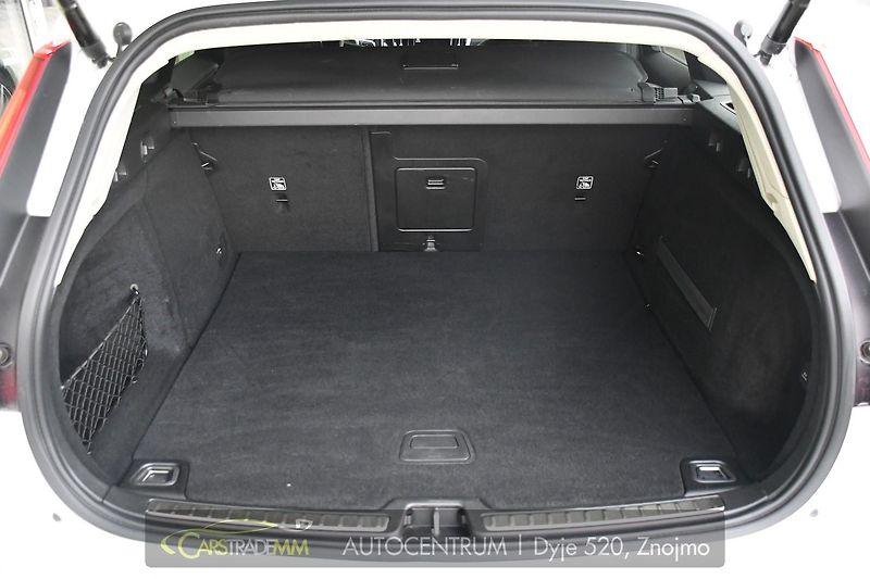 Volvo V60 2,0 T6 186kW PHEV TWIN ENGINE - fotka 44 z 51