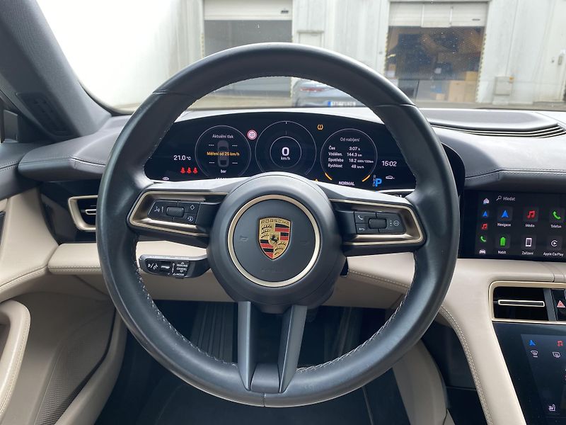 Porsche Taycan Taycan 4S - fotka 12 z 25