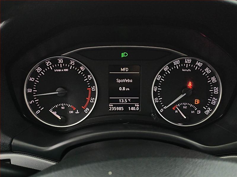 Škoda Octavia (2011) 2.0 TDI, Serv.kniha, Xenony - fotka 10 z 16