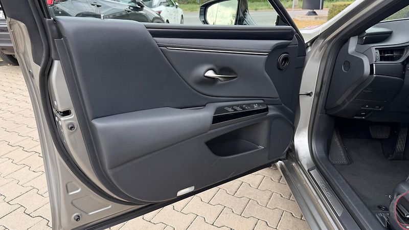 Lexus ES 300h 300H 2,5 HEV BUSINESS EDITION - fotka 10 z 25
