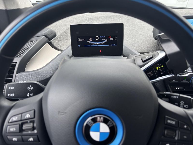 BMW i3 (2022) S 120AH, 135kW - fotka 12 z 15
