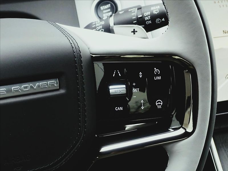 Land Rover Range Rover Velar 3,0 D300 DYNAMIC SE AWD - fotka 15 z 30