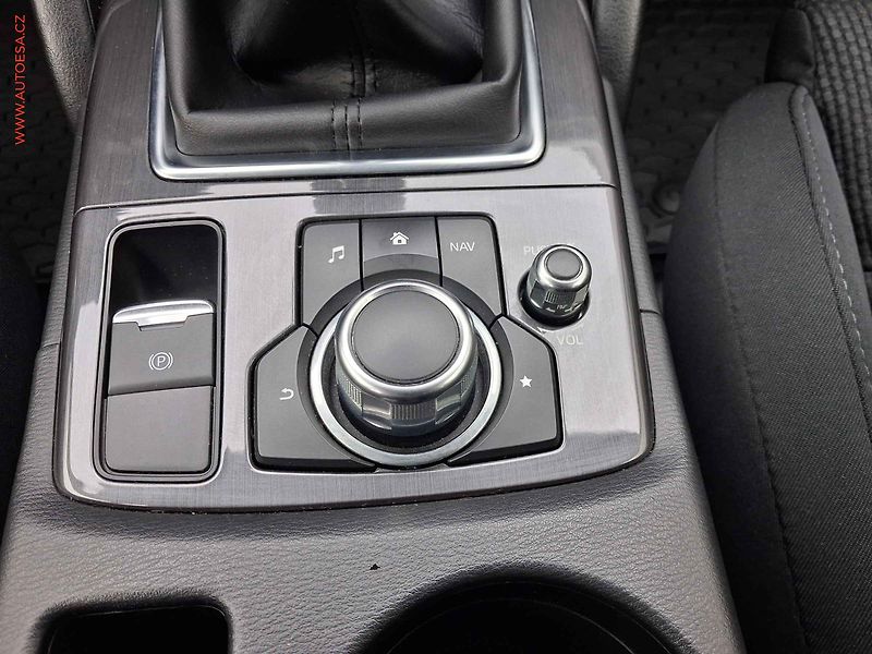 Mazda CX-5 (2015) 2.0i, ČR, AC, tempo, park - fotka 13 z 17