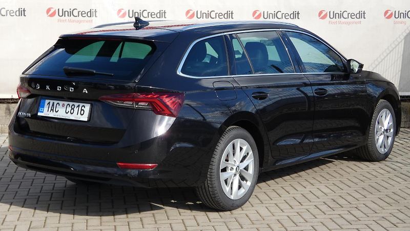 Škoda Octavia Combi 2,0 TDI Style DSG 110 kW - fotka 3 z 23
