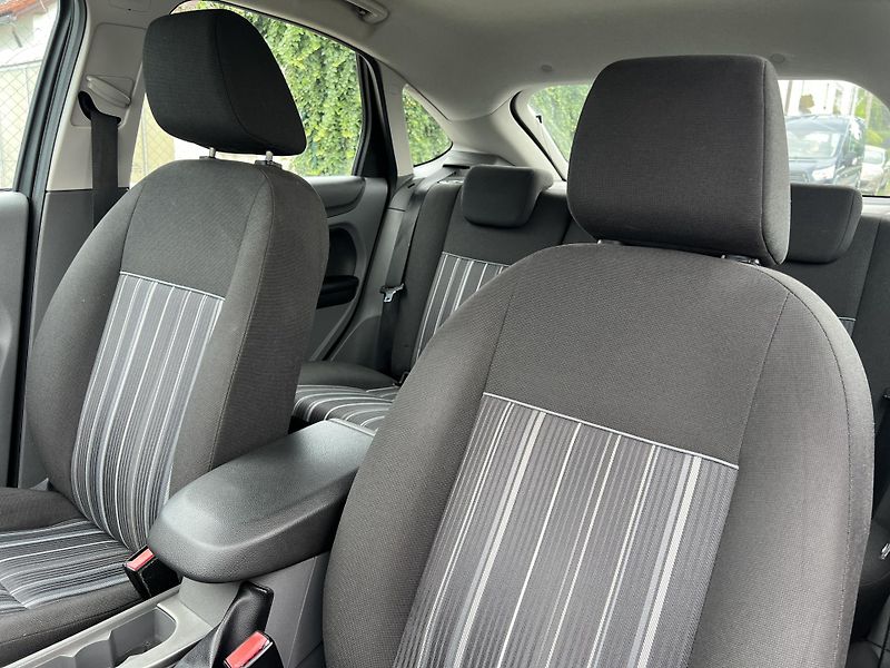 Ford Focus 1.6TDCi 66KW ČR TAŽNÉ KLIMA - fotka 14 z 39