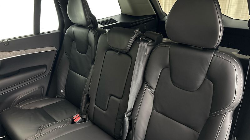 Volvo XC90 2.0 B5 AUT AWD Inscription - fotka 16 z 33