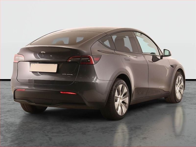 Tesla Model Y (2022) Long Range AWD 79kWh, SoH 92% - fotka 5 z 33
