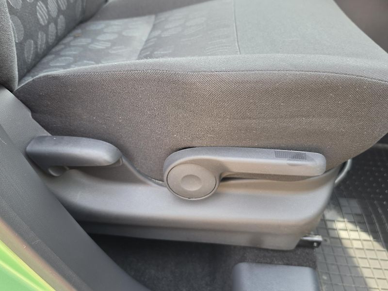 Suzuki Splash 1.2i 63kW KLIMA*REZERVACE* - fotka 40 z 46