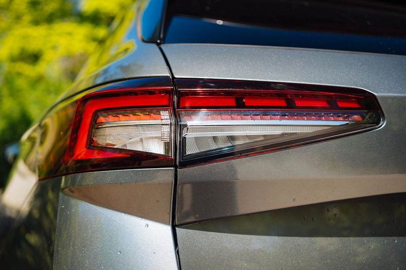 Škoda Superb (2025) 2.0 TDI, Sportline, HUD, Paměť - fotka 13 z 30