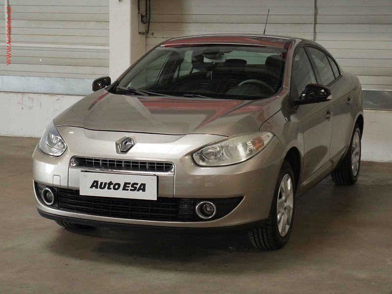 Renault Fluence (2011) 1.6 16V, AC, STK3/28 - fotka 3 z 18