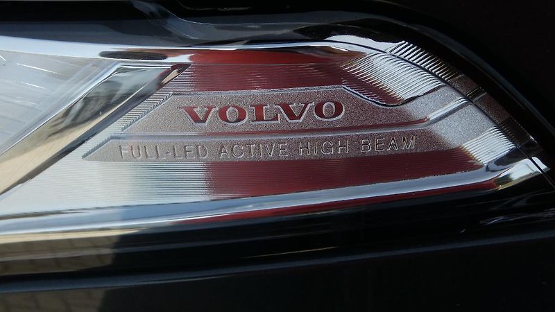 Volvo XC90 B5 AWD Drive-E mHEV aut. Inscr - fotka 23 z 25