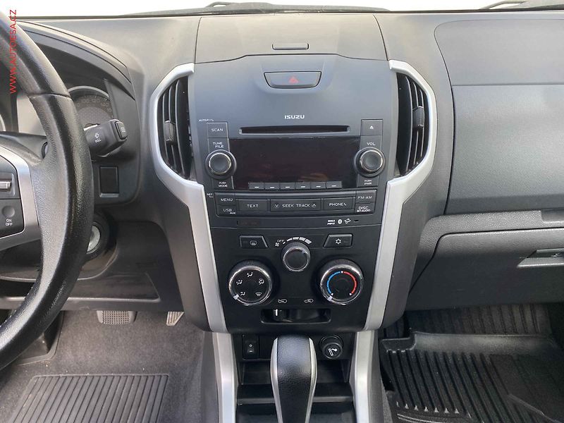 Isuzu D-Max (2017) 1.9D 4x4, ČR, AT, TZ, AC - fotka 12 z 17