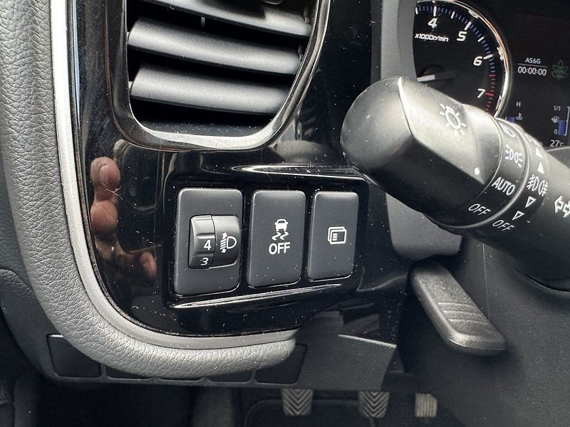 Mitsubishi Outlander (2019) 2.0i Mivec Navi Kamera - fotka 8 z 50
