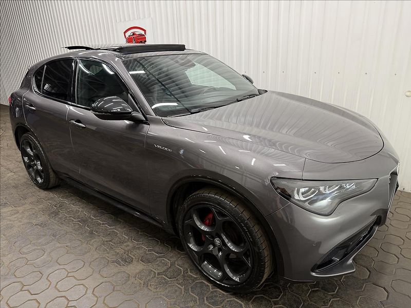 Alfa Romeo Stelvio VELOCE 206kW Q4 PANO LED R21 - fotka 12 z 41