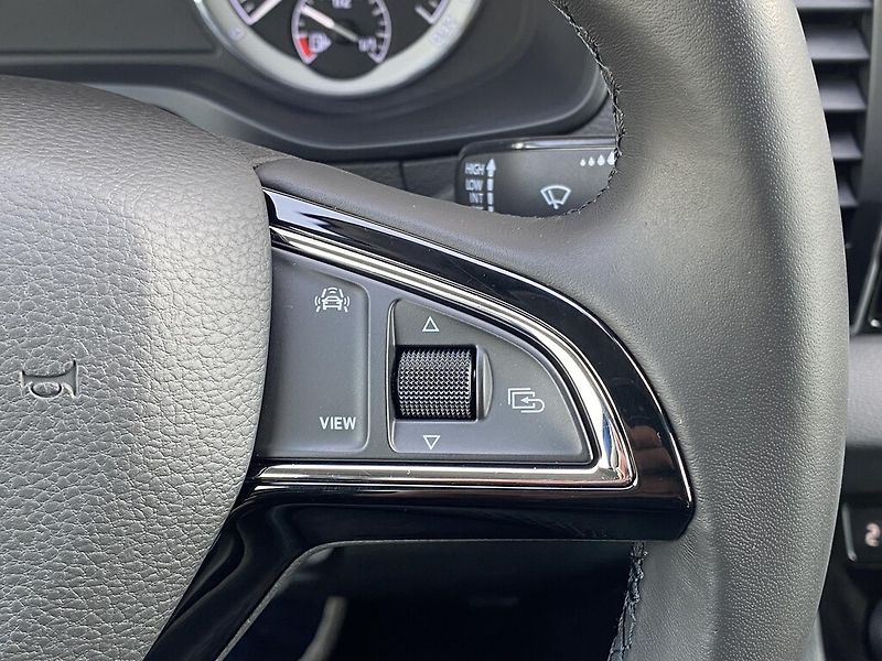 Škoda Karoq 1,5 TSI 110 kW Style - fotka 15 z 28