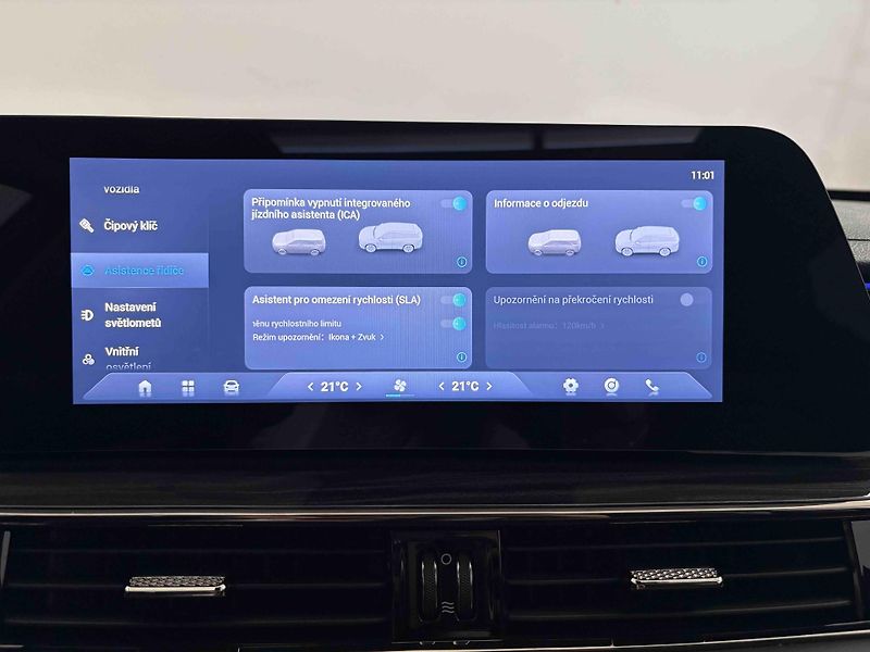 Omoda 5 (2025) 1.6 Premium 108 kW - fotka 36 z 49