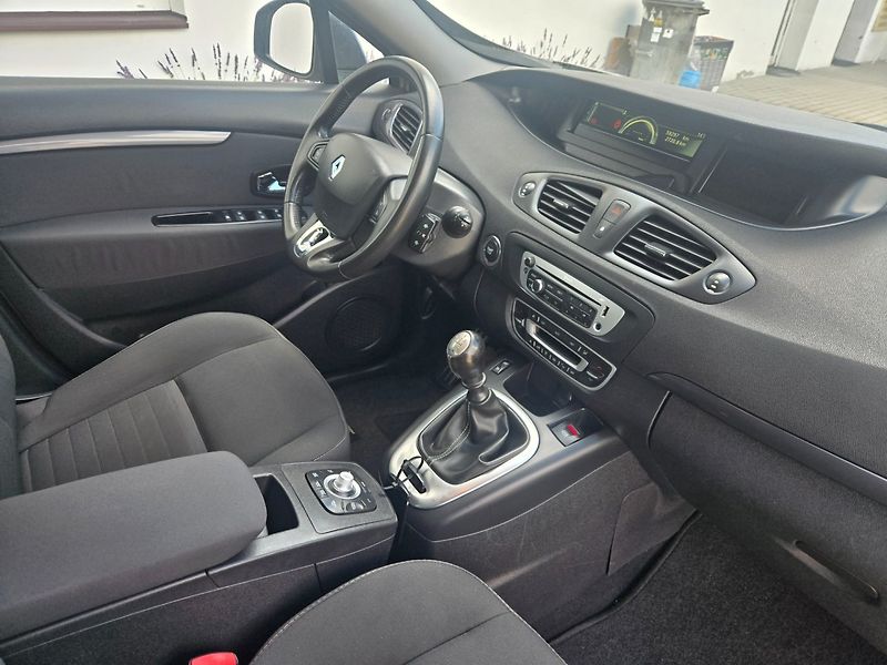 Renault Scénic (2015) 1.6i16V Limited,TOP.ROZVODY - fotka 13 z 33