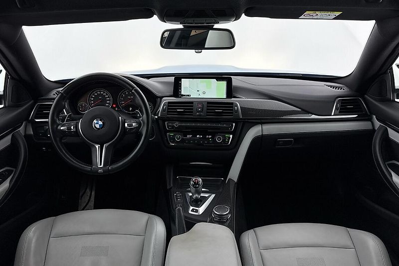 BMW M4 Competition paket - fotka 16 z 39