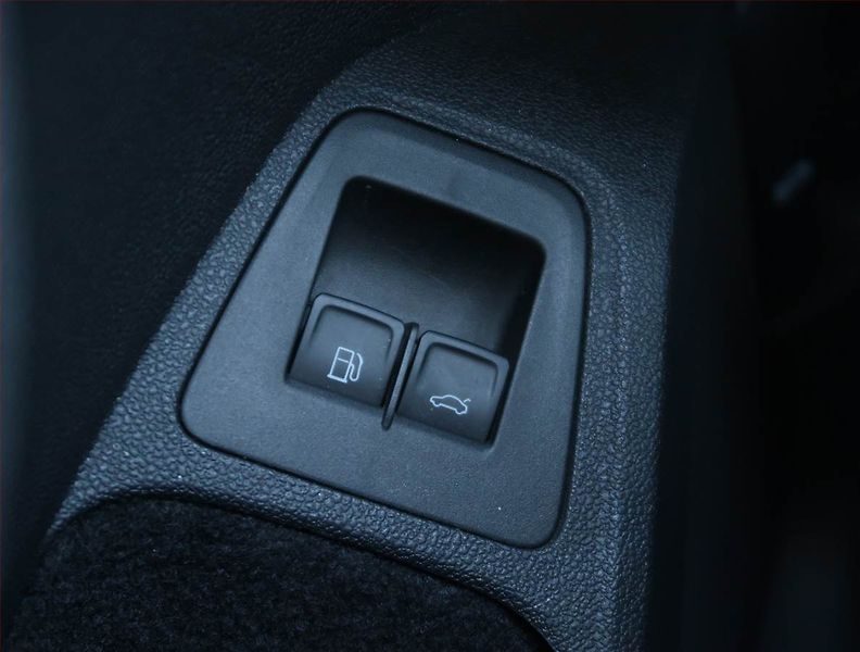 Volkswagen Tiguan (2022) R-Line 1.4 TSI eHybrid - fotka 18 z 27